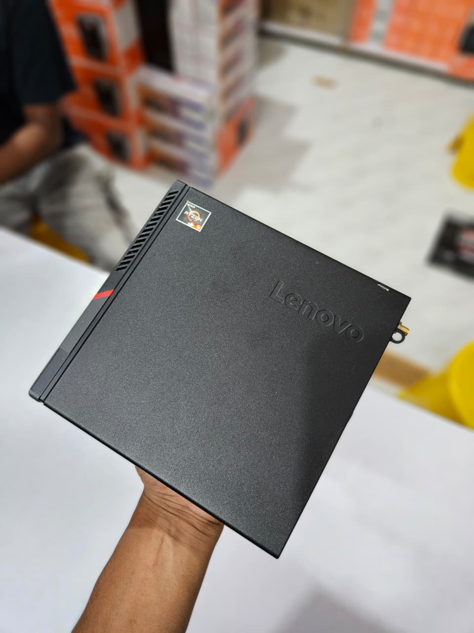 Lenovo ThinkCentre Tiny – Ryzen 5 8/16GB 256GB M.2 NVMe SSD